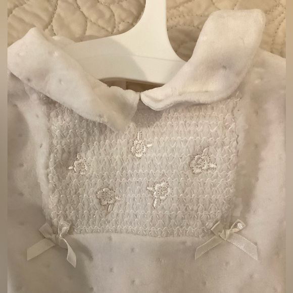 Welcome baby white footie romper. 0-3 mo - Picture 2 of 4